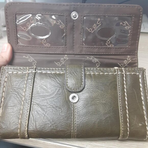 BOC Wallet Faux Leather olive green White Stitch Trim Silver Metal Logo Accent - Picture 9 of 11